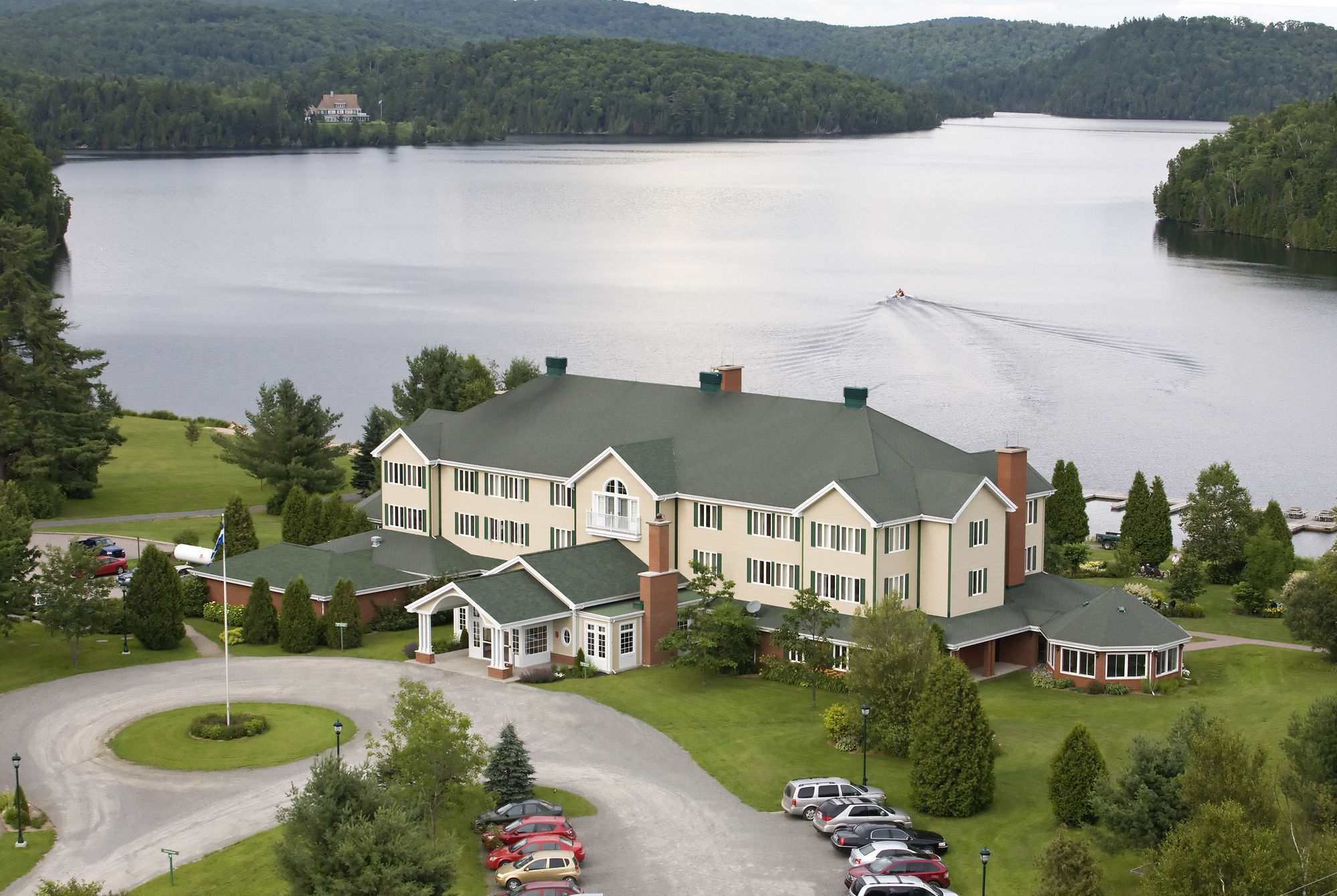 Auberge Du Lac-A-L'Eau-Claire Saint-Alexis-des-Monts Eksteriør bilde
