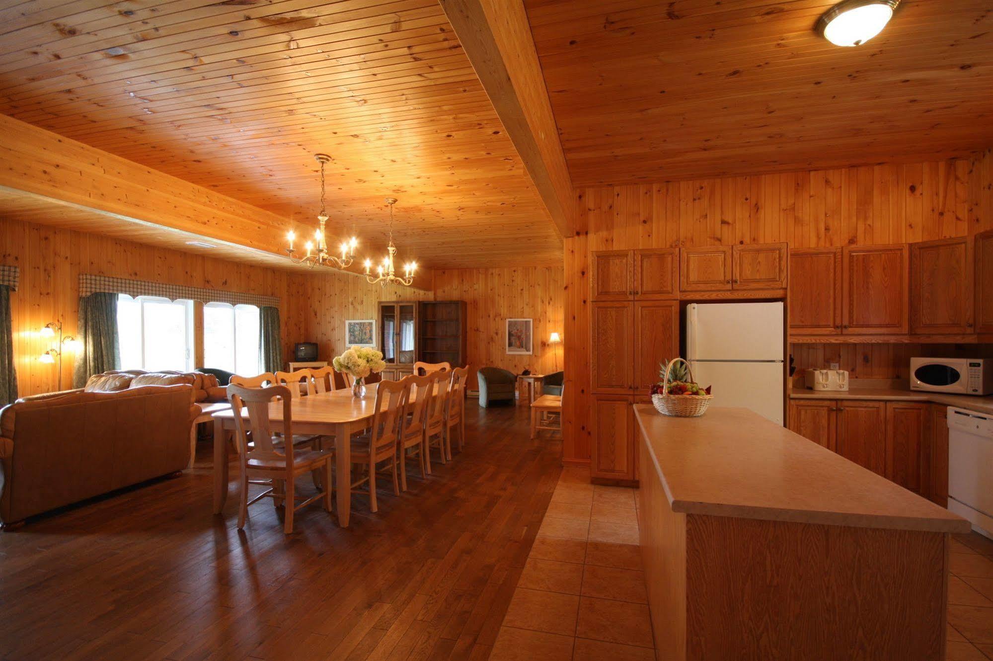 Auberge Du Lac-A-L'Eau-Claire Saint-Alexis-des-Monts Eksteriør bilde