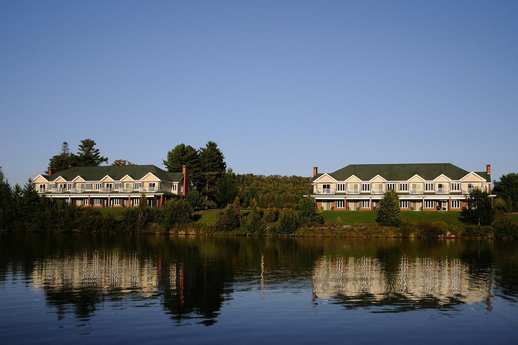Auberge Du Lac-A-L'Eau-Claire Saint-Alexis-des-Monts Eksteriør bilde
